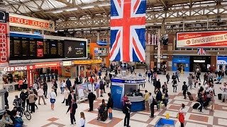 A Walk Through The London Victoria Station London England [upl. by Eillor]